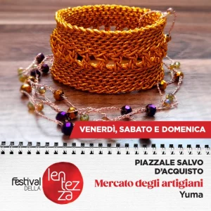 Yuma - specializzata in uncinetto che trasforma il filo in accessori moderni. Borse e gioielli artigianali realizzati interamente a mano con passione.